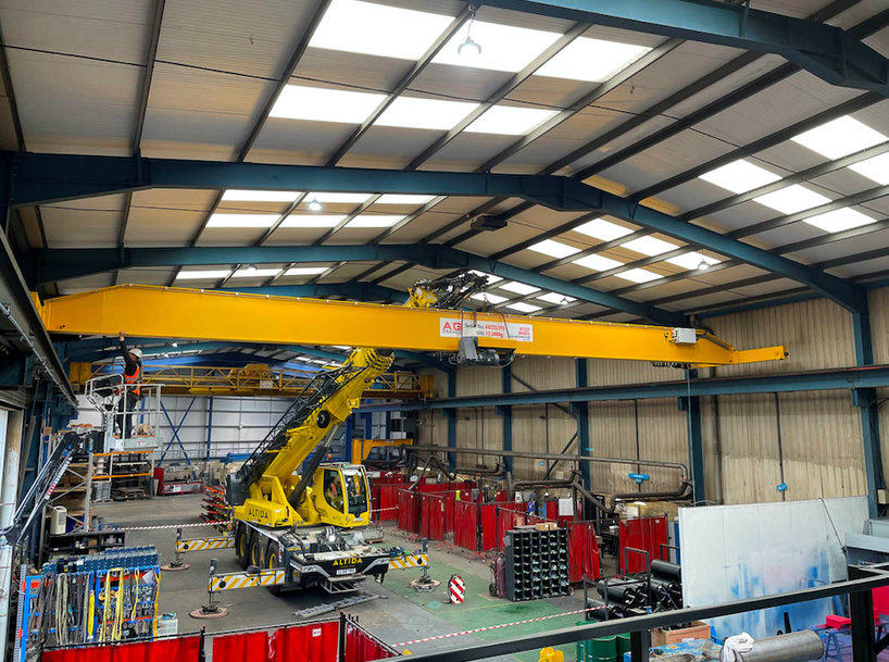 New 12.5-tonne Crane for Bunting-Redditch